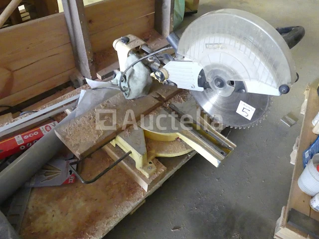 Powerplus x075 radiaalzaag - afbeelding 4 van  6