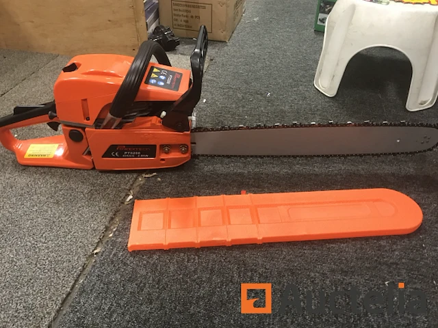 Powertech benzine kettingzaag 52cc - afbeelding 2 van  6