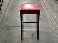Pr interiors - barry red pu sh65 - stool - afbeelding 1 van  4