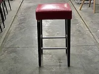 Pr interiors - barry red pu sh65 - stool - afbeelding 3 van  4