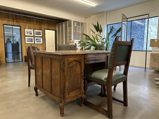 Prachtig antiek bureau - afbeelding 1 van  7
