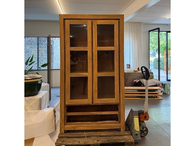 Prachtige teak kast in koloniale stijl - afbeelding 5 van  5