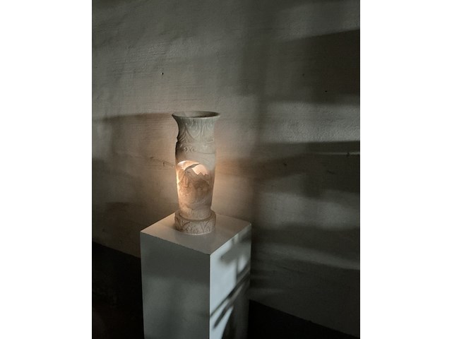 Prachtige zware albasten lamp/zuil (in goede staat) - afbeelding 2 van  4