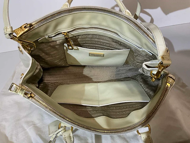 Prada handtas - afbeelding 9 van  9