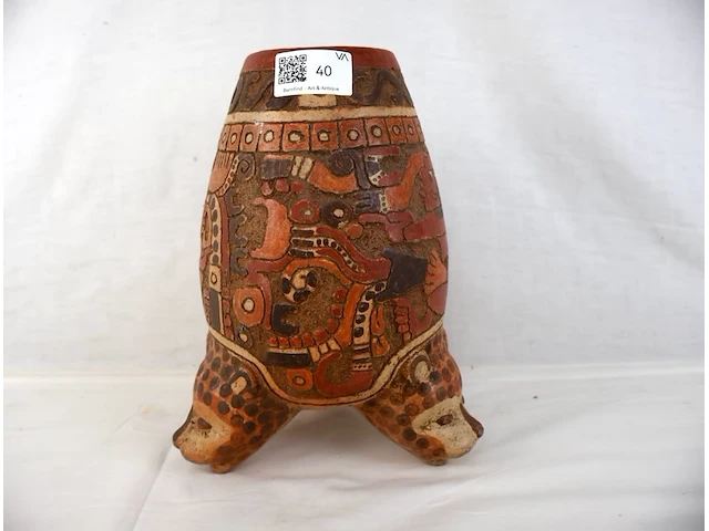 Pre colombiaanse terracotta pot - afbeelding 1 van  4