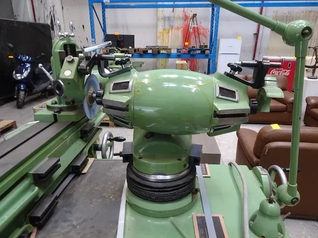 Precisie gereedschap slijpmachine robert habib - afbeelding 19 van  19