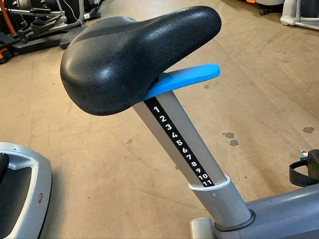 Precor 835 uprightbike home trainer - afbeelding 3 van  5