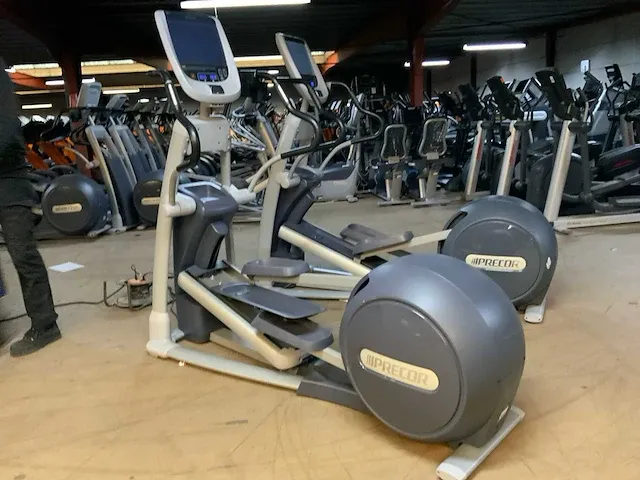 Precor 885 p80 crossramp crosstrainer - afbeelding 3 van  6