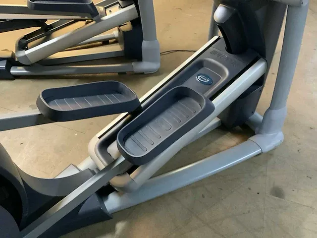 Precor 885 p80 crossramp crosstrainer - afbeelding 5 van  6