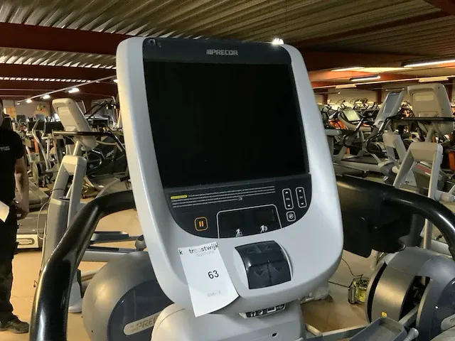 Precor 885 p80 crossramp crosstrainer - afbeelding 3 van  6