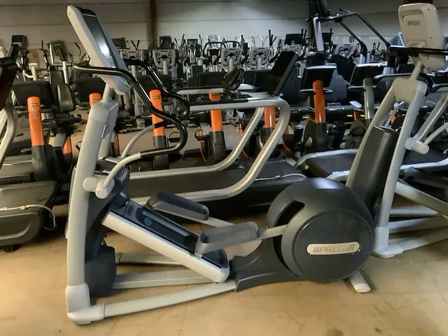 Precor 885 p80 crossramp crosstrainer - afbeelding 1 van  6