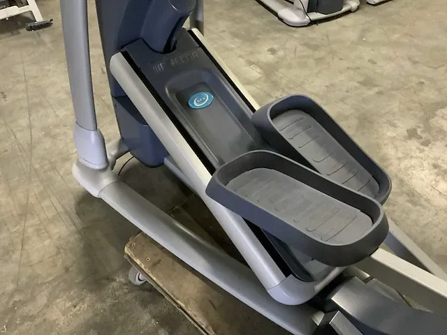 Precor 885 p80 crossramp crosstrainer - afbeelding 3 van  7