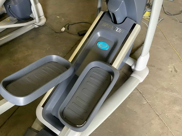 Precor 885 p80 crossramp crosstrainer - afbeelding 4 van  5