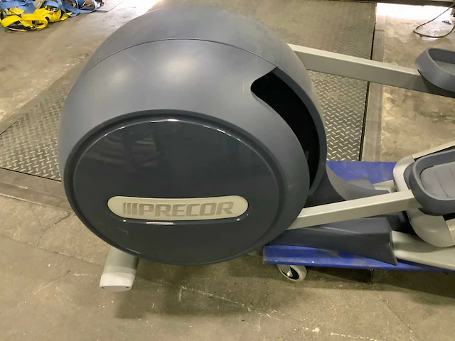 Precor 885 p80 crossramp crosstrainer - afbeelding 3 van  6