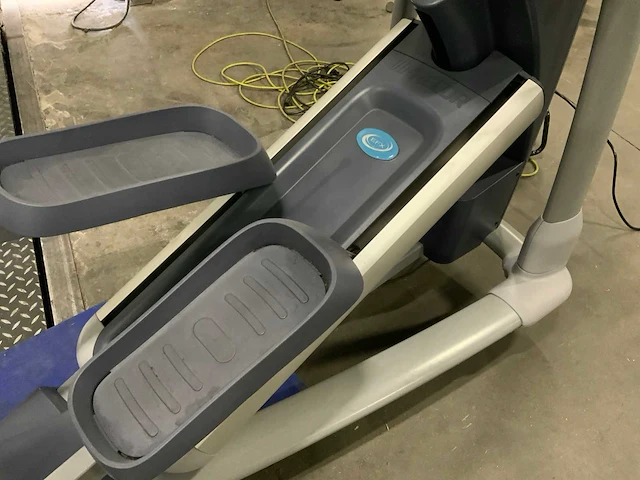Precor 885 p80 crossramp crosstrainer - afbeelding 4 van  6