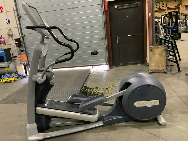 Precor 885 p80 crossramp crosstrainer - afbeelding 1 van  5