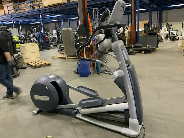 Precor 885 p80 crossramp crosstrainer - afbeelding 3 van  5