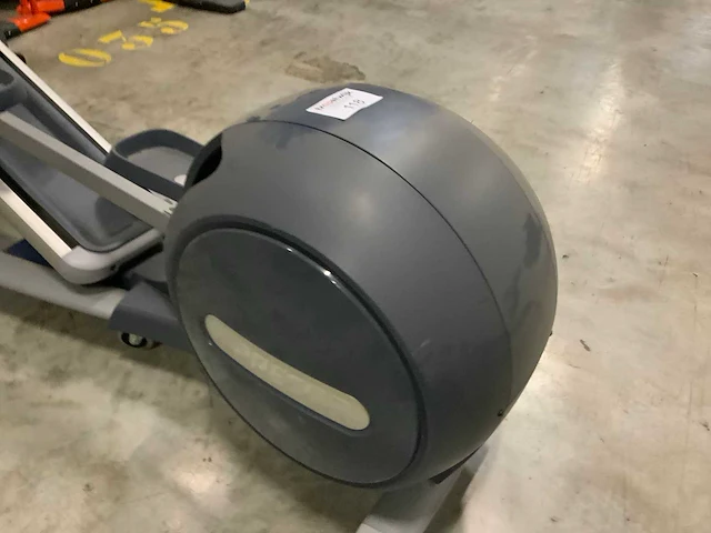 Precor 885 p80 crossramp crosstrainer - afbeelding 3 van  5