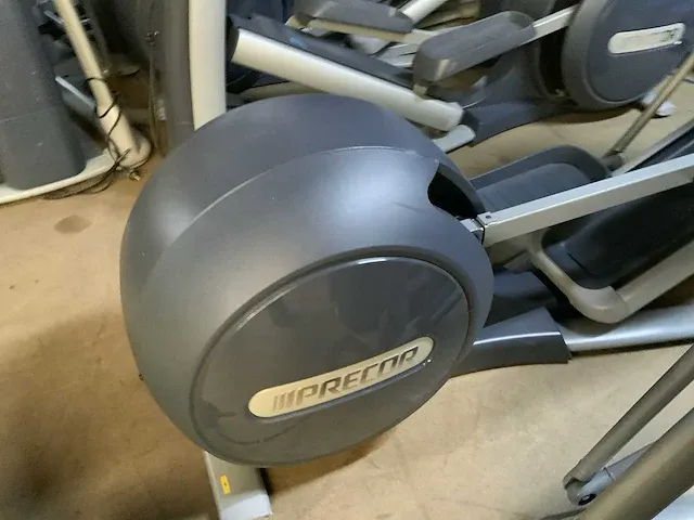 Precor 885 p80 crosstrainer - afbeelding 3 van  6