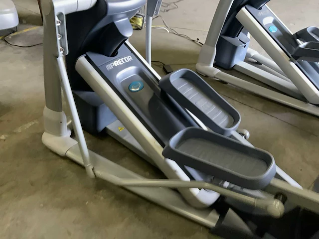 Precor 885 p80 crosstrainer - afbeelding 2 van  5
