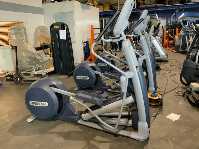 Precor 885 p80 elliptical crosstrainer - afbeelding 2 van  6