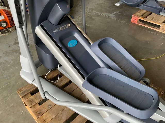 Precor 885 p80 elliptical crosstrainer - afbeelding 2 van  5