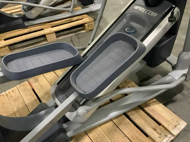 Precor 885 p80 elliptical crosstrainer - afbeelding 3 van  6