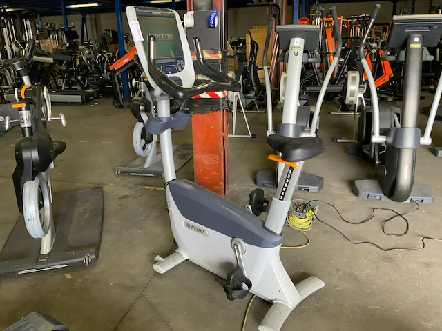 Precor 885 p80 uprightbike home trainer - afbeelding 2 van  6