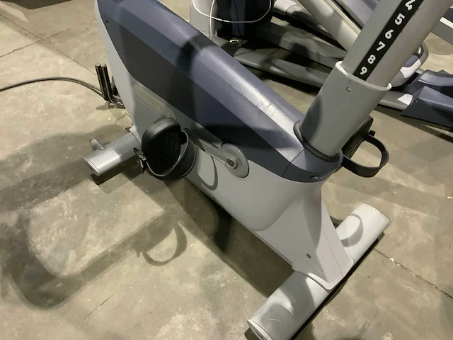 Precor 885 p80 uprightbike home trainer - afbeelding 4 van  6