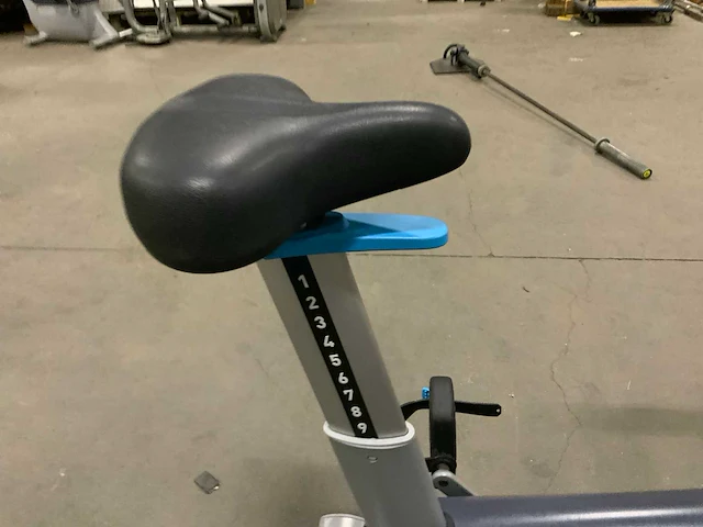 Precor 885 p80 uprightbike home trainer - afbeelding 2 van  6
