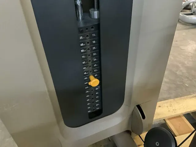 Precor c line chestpress krachtstation - afbeelding 3 van  5