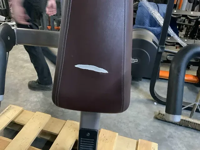 Precor c line chestpress krachtstation - afbeelding 4 van  5