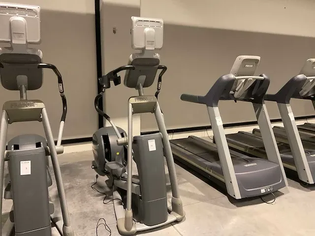 Precor efx 546i crosstrainer - afbeelding 1 van  8