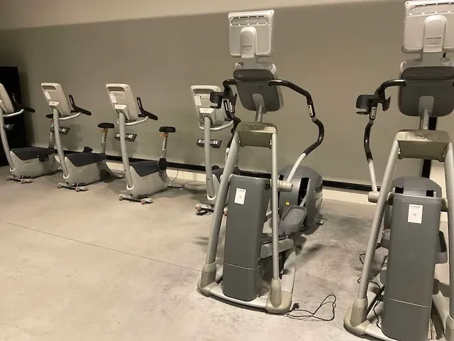 Precor efx 546i crosstrainer - afbeelding 1 van  8