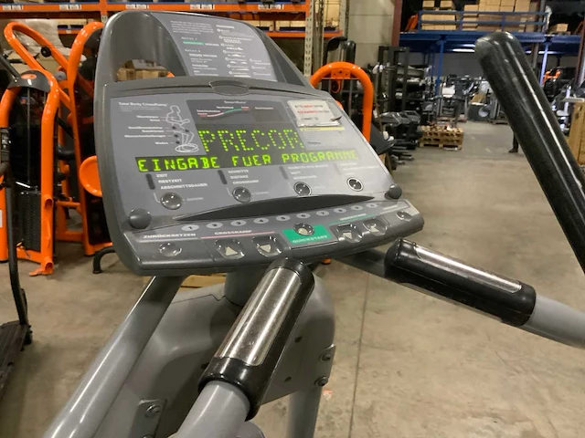 Precor efx elliptical crosstrainer - afbeelding 4 van  5
