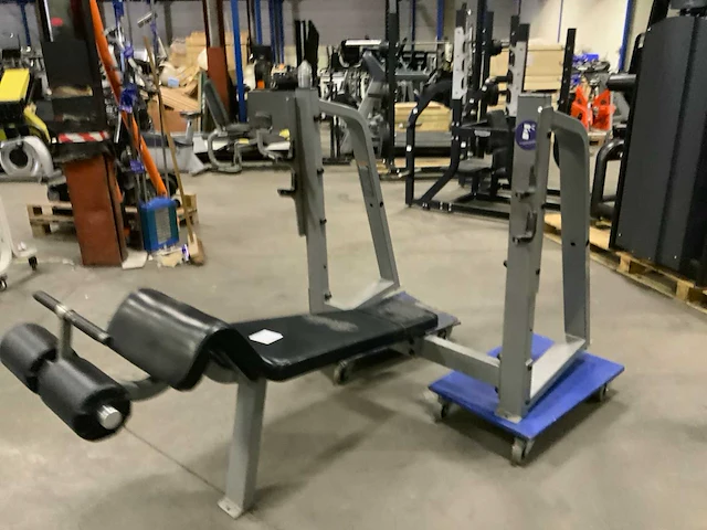 Precor icarian decline bench krachtstation - afbeelding 1 van  5