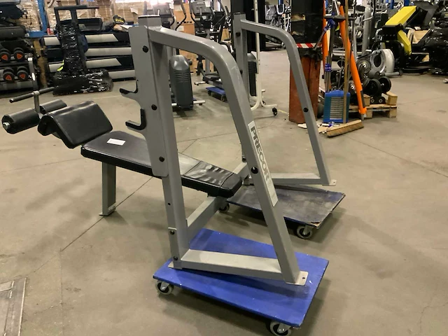 Precor icarian decline bench krachtstation - afbeelding 4 van  5