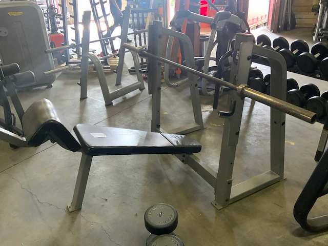 Precor icarian decline bench press krachtstation - afbeelding 1 van  5