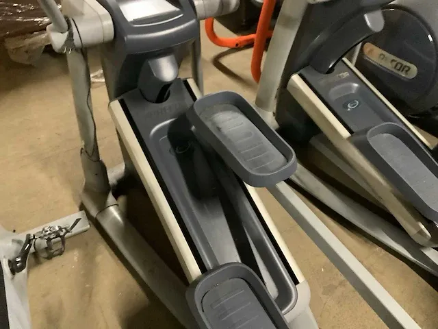 Precor p35 efx crossramp crosstrainer - afbeelding 16 van  17