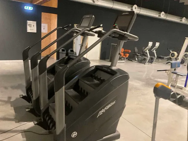Precor power mill klimmachine - afbeelding 3 van  6