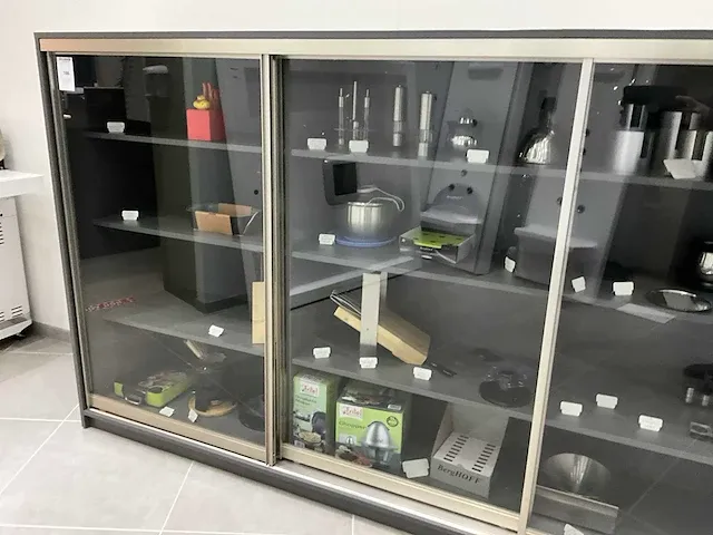 Presentatie vitrine - afbeelding 4 van  4