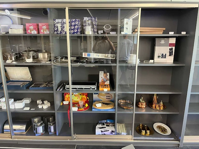Presentatie vitrine - afbeelding 4 van  5