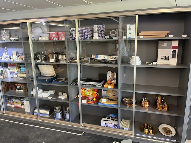 Presentatie vitrine - afbeelding 5 van  5