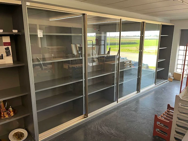 Presentatie vitrine - afbeelding 2 van  9