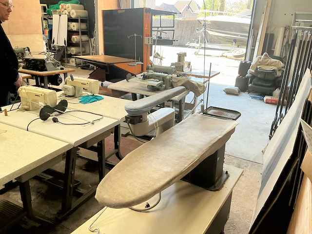 Press vite strijkplank met afzuiging - afbeelding 2 van  8