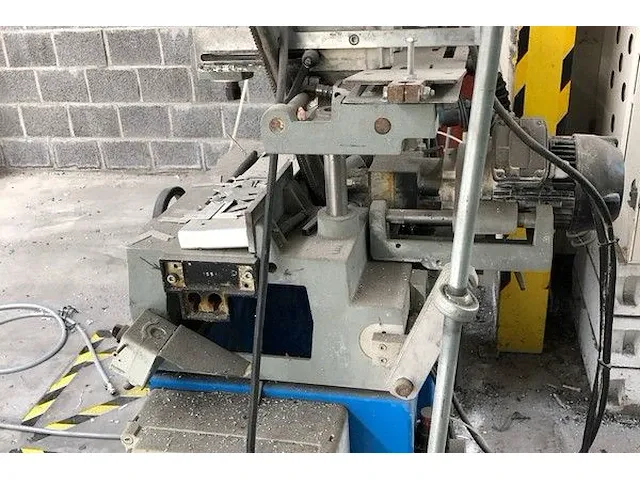 Pretici kopieerfreesmachine - afbeelding 3 van  6