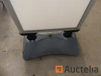 Prikbord op de stoep - afbeelding 3 van  4