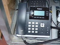 Printer hp office jet pro 9010e , telefoontoestel grandstream gxv3240 , telefoontoestel yealink sip-t42y ultra elegant gigabit ip phone , kantoormateriaal w.o. perforator, mappen, nietjesmachine, enz (9,12,15,16) - afbeelding 5 van  7