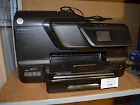 Printer hp pro 8600, 2 digitale fototoestellen, diverse lampen, klein handgerief, karton pvc bakjes - afbeelding 2 van  16