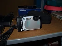 Printer hp pro 8600, 2 digitale fototoestellen, diverse lampen, klein handgerief, karton pvc bakjes - afbeelding 8 van  16